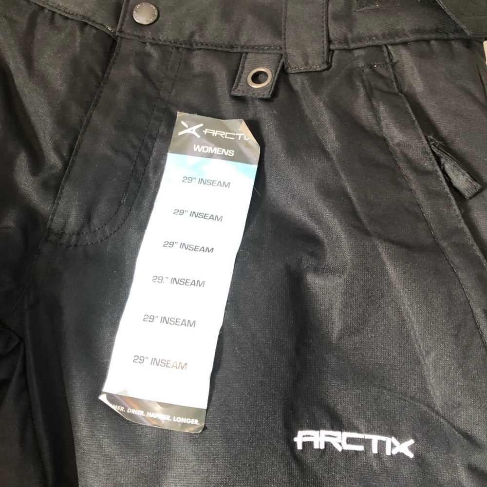 Women’s m snowboarding, snowshoeing, snowball making pants.
